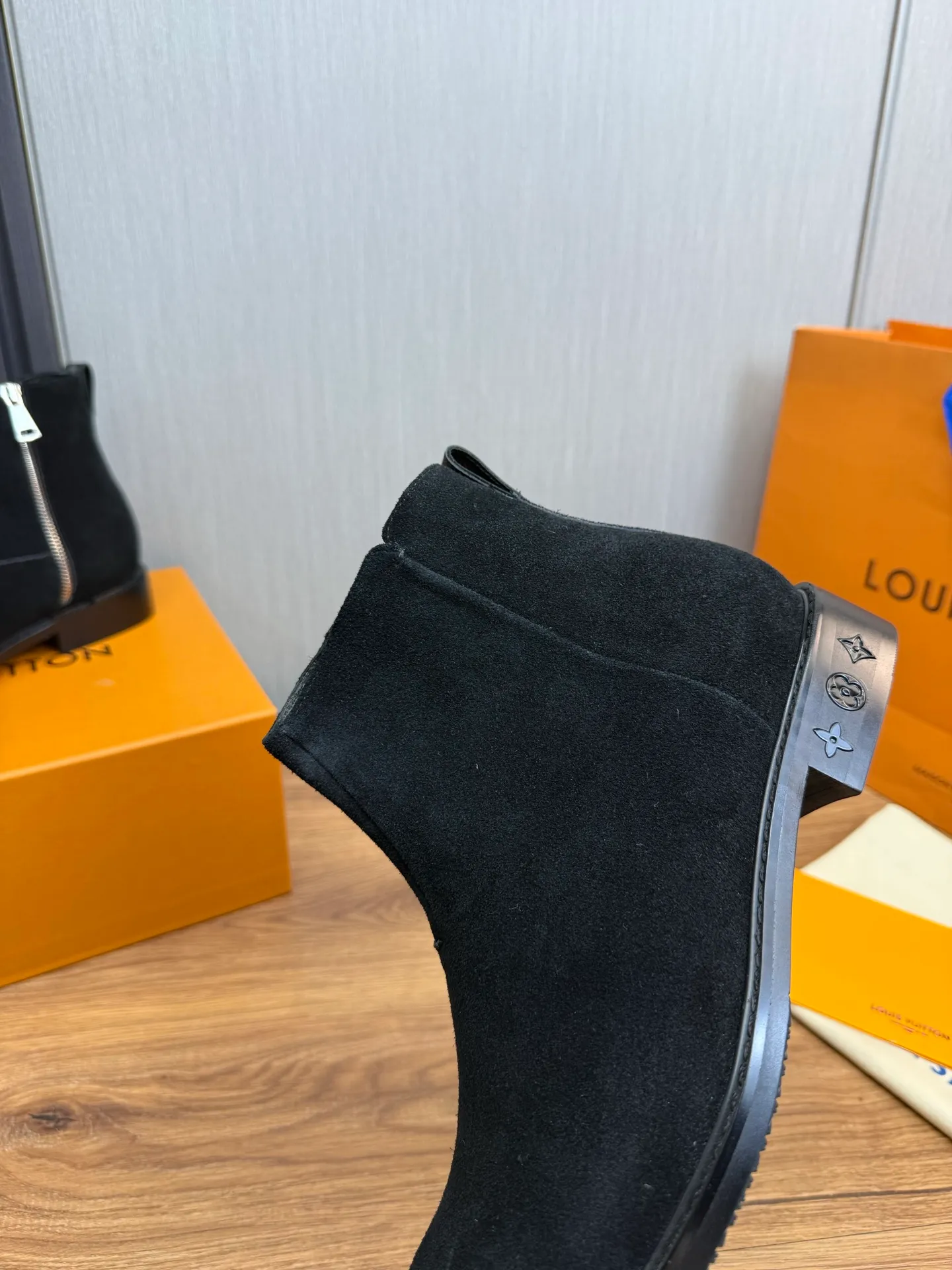 Men's shoes 💰760💰 LV. - Men's business casual leather shoes, top quality products. 1:1 shipment ⬆️Luxurious and noble 👞All imported original brand leather materials, just to create a more comfortable wearing experience, upper: original frosted cowhide ➕Imported full cow lining, original outsole ✔️16-45 (38.45 non-refundable)